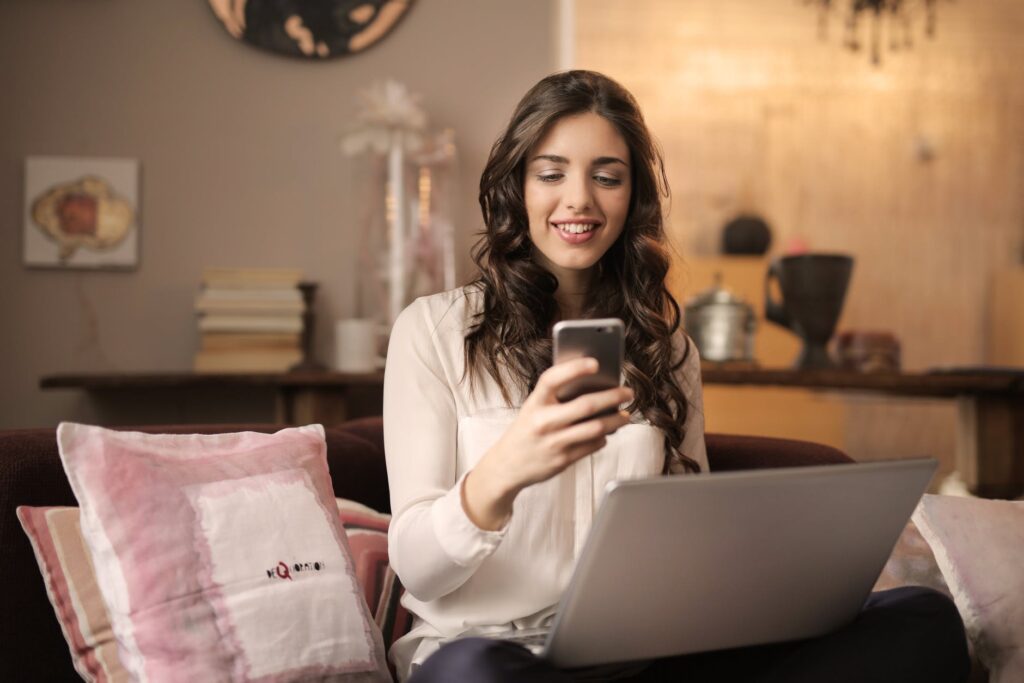 girl happy after learning tips to sell computer parts